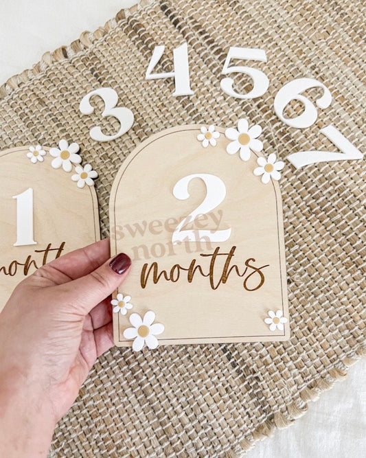 Wooden daisy milestone | interchangeable milestone set | boho baby milestone | daisy monthly milestone | wooden daisy milestone cards