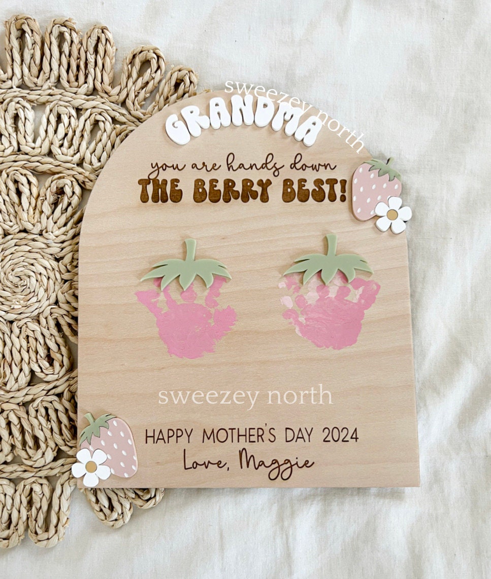 Painted Handprint Sign | DIY handprint sign |  I love you berry much | Mother’s Day sign | hands down | gift for mom